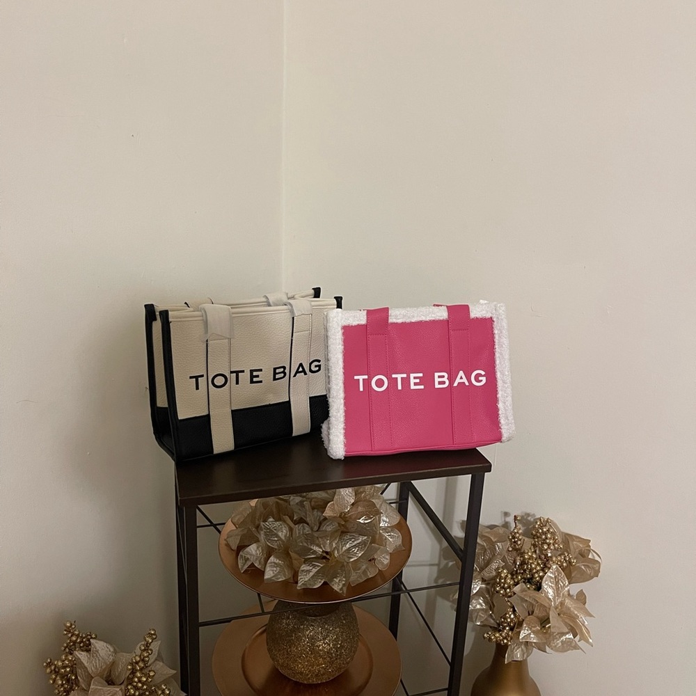 Assorted tote bags